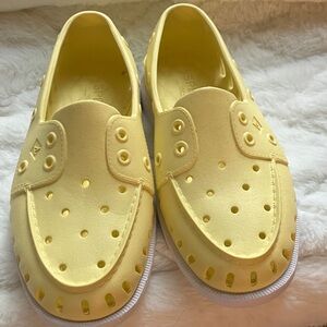 Sperry Women's Yellow Float Boat Water Shoes sz 7
